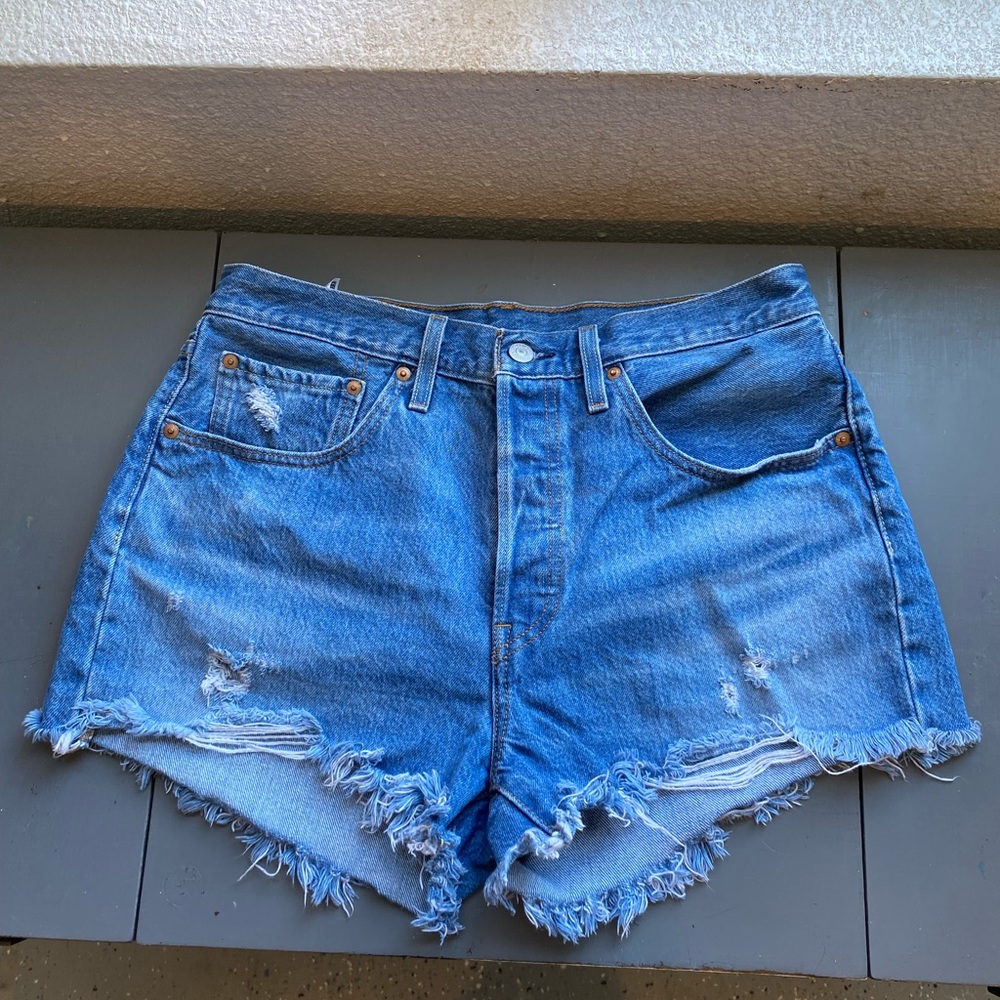 Levi shorts High Waisted!